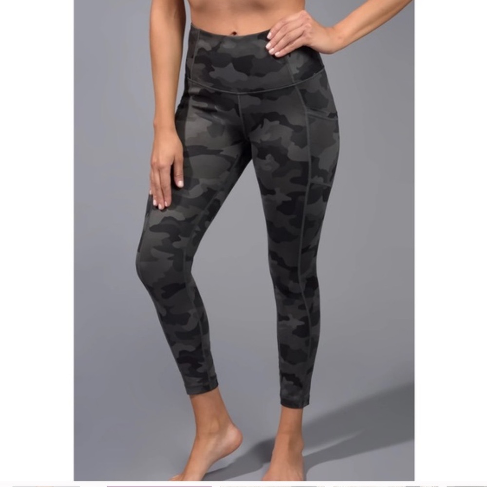 Yogalicious LUX Camo High Waist Ankle Leggings M EUC